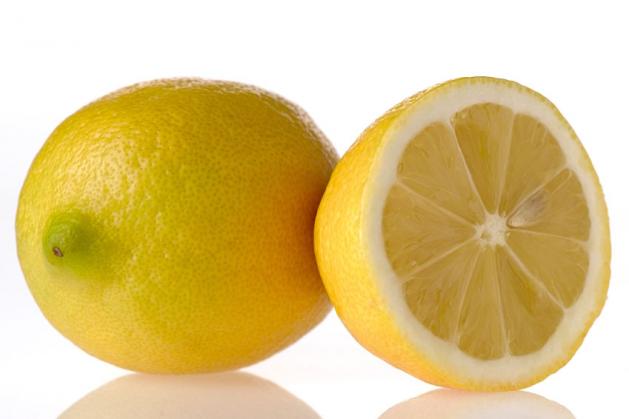 Beneficios del agua de limón